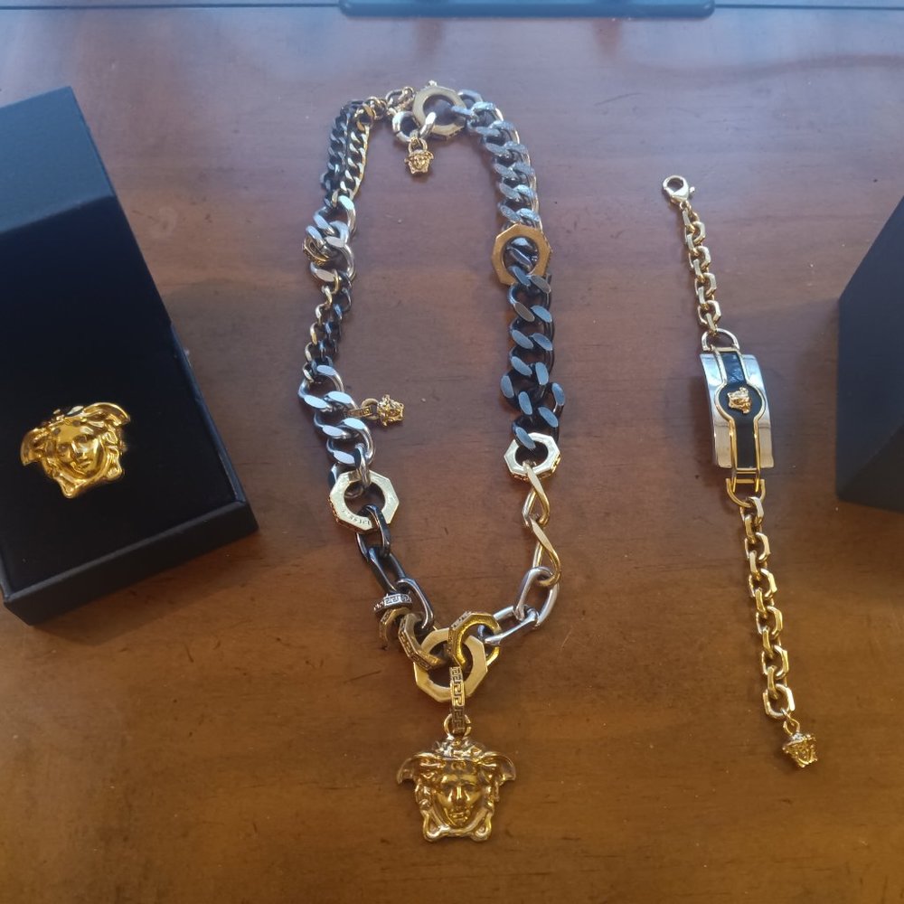 Extremely rare limited edition Versace necklace with bracelet and palazzo ring